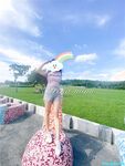 極品女神系母狗的淫色露出生活 極品女神被粉絲膜拜啪啪露出 高清私拍