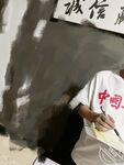 【原創】教師母親在老公辦公室被兒子的大黑雞吧填滿